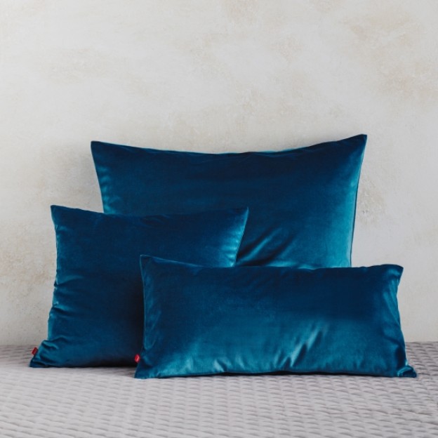 Fata de perna alerio