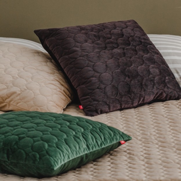 Fata de perna oringo 