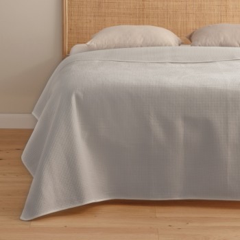 Cuvertură uni color pentru pat cu model embosat Pontoso 240x260 cm