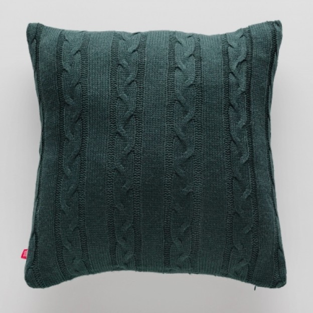 Fata de perna janata